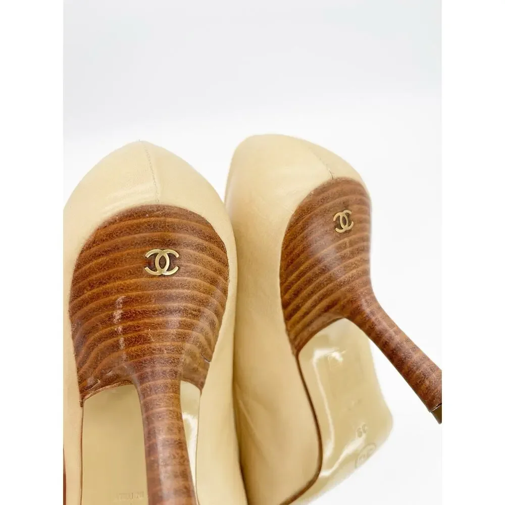 Chanel Vintage Retro Beige Leather Bow CC Logo Pointed Toe Heels Pumps EU 39
